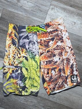 LRG Cannabis-themed "Rich Greens" AOP Board Shorts Sz Md - 32" (2011)